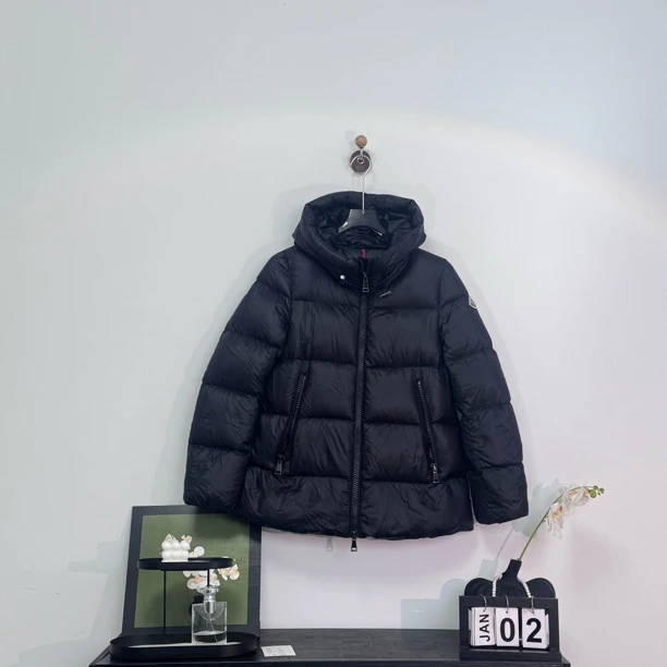 99新 MONCLER Moncler黑色羽绒服外套连帽款1码