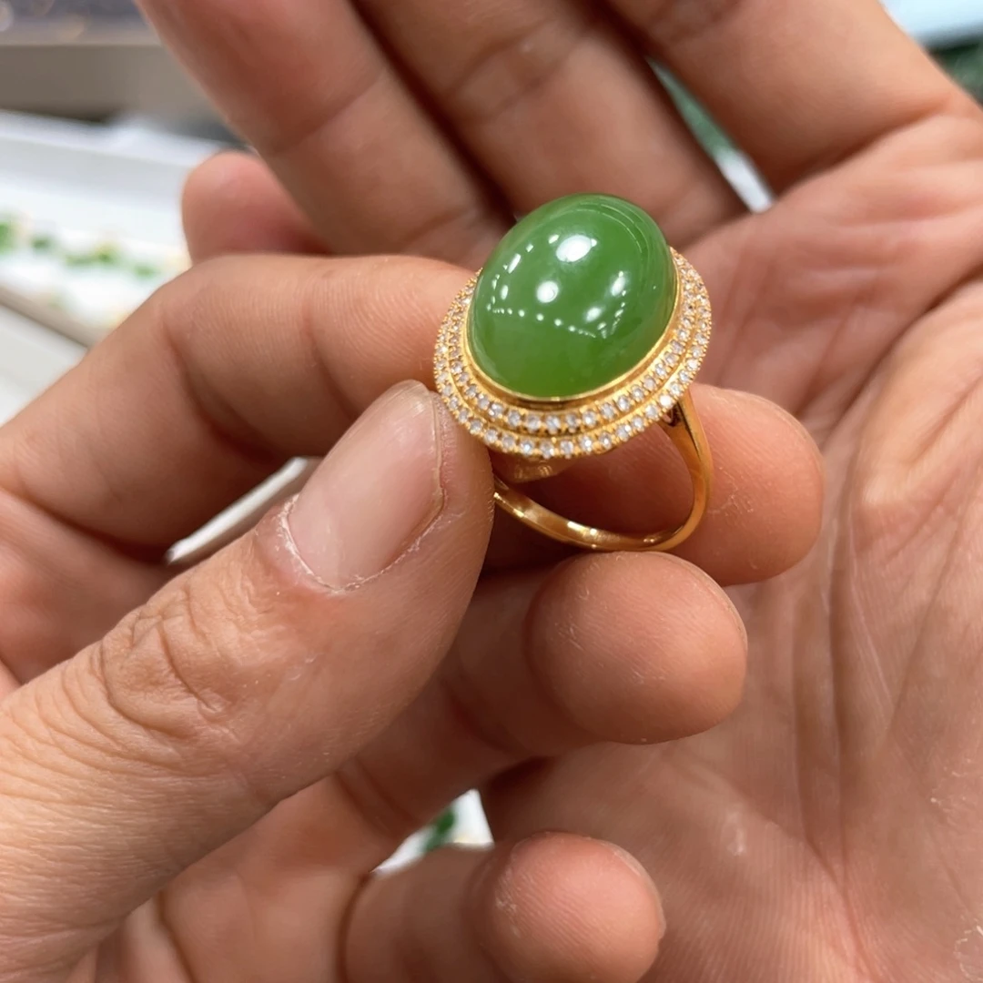 和田玉18K金镶嵌颈饰