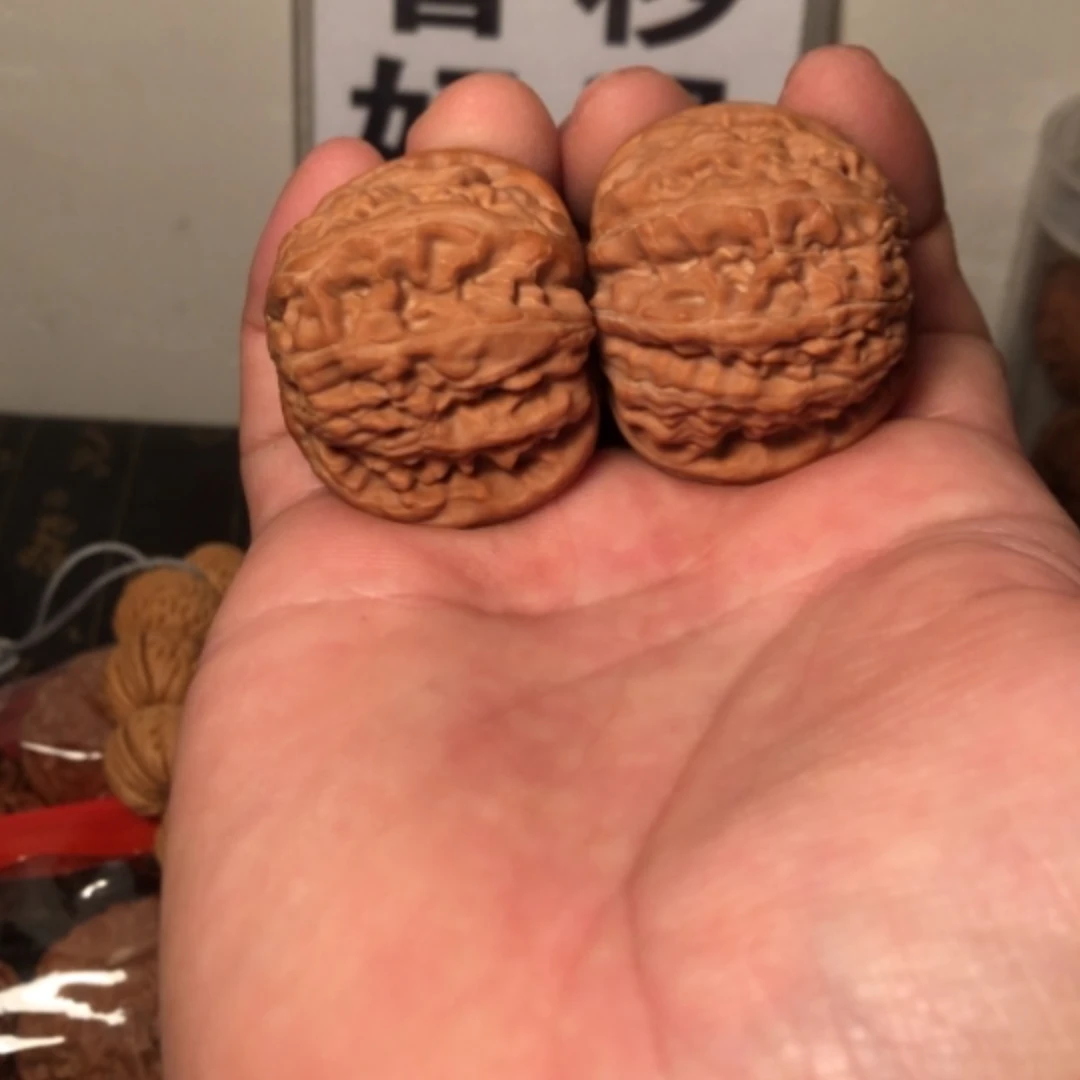 【闪购商品】文玩核桃把件闷白39