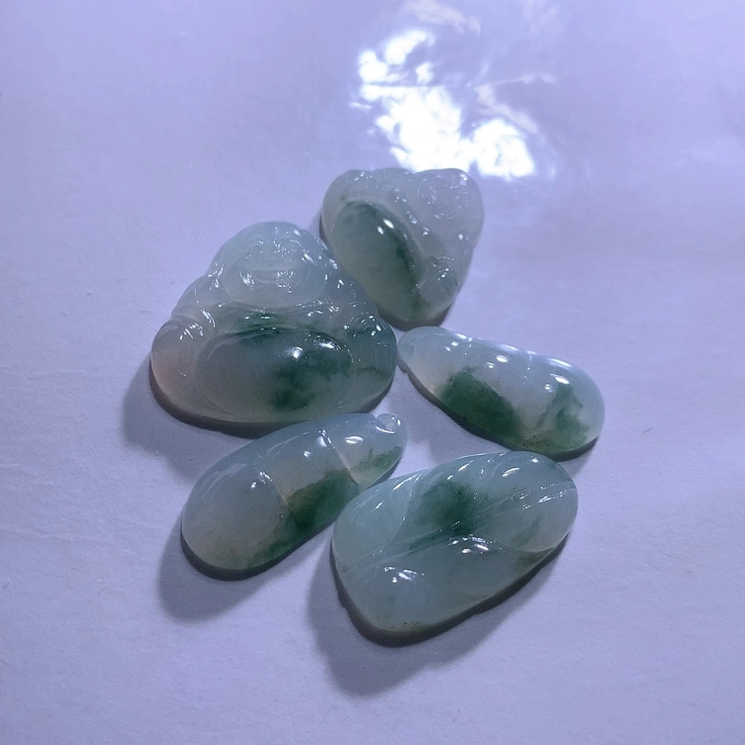 【闪购商品】翡翠未镶嵌颈饰一手