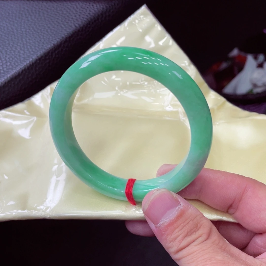 翡翠未镶嵌手镯翡翠