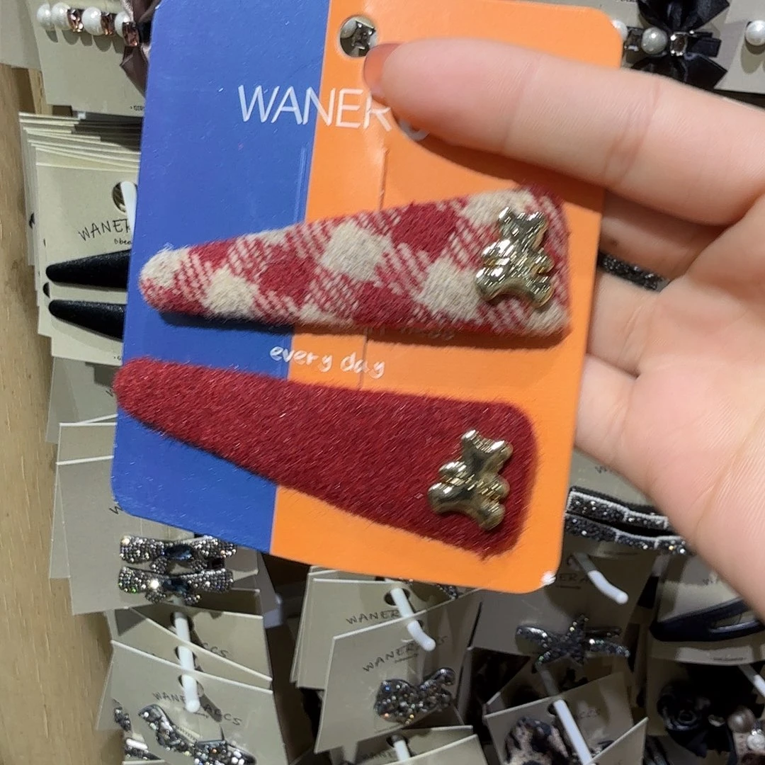 布艺非金属红色小熊