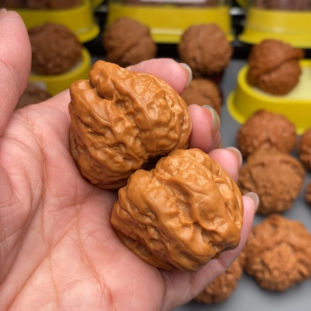 木质类文玩核桃开背蛙