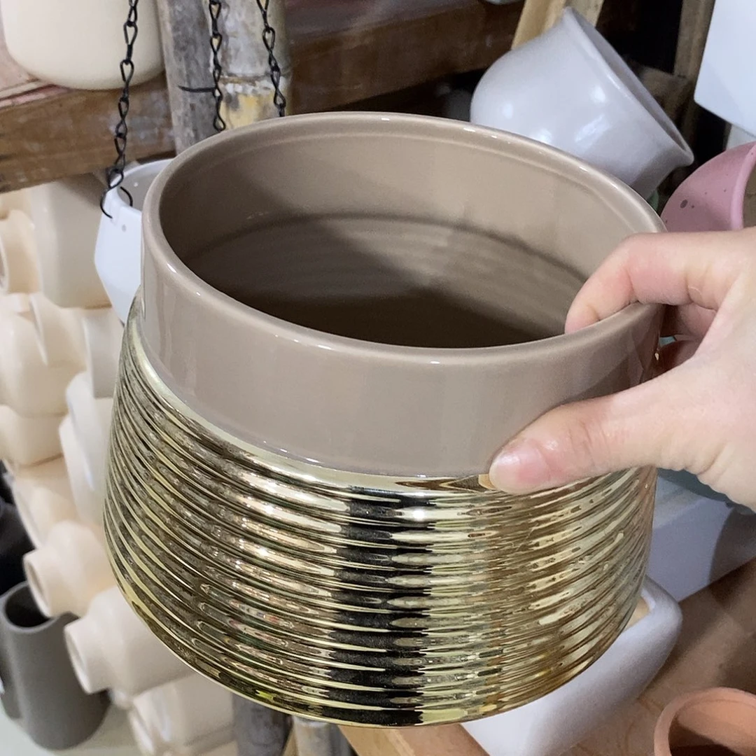 杯子陶盆有孔 瑕疵介意勿拍