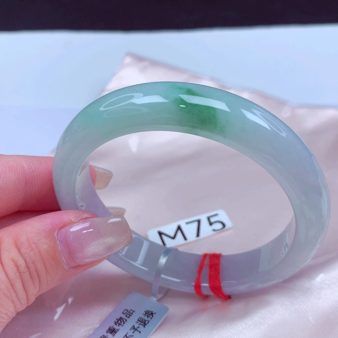 翡翠手镯未镶嵌手镯88