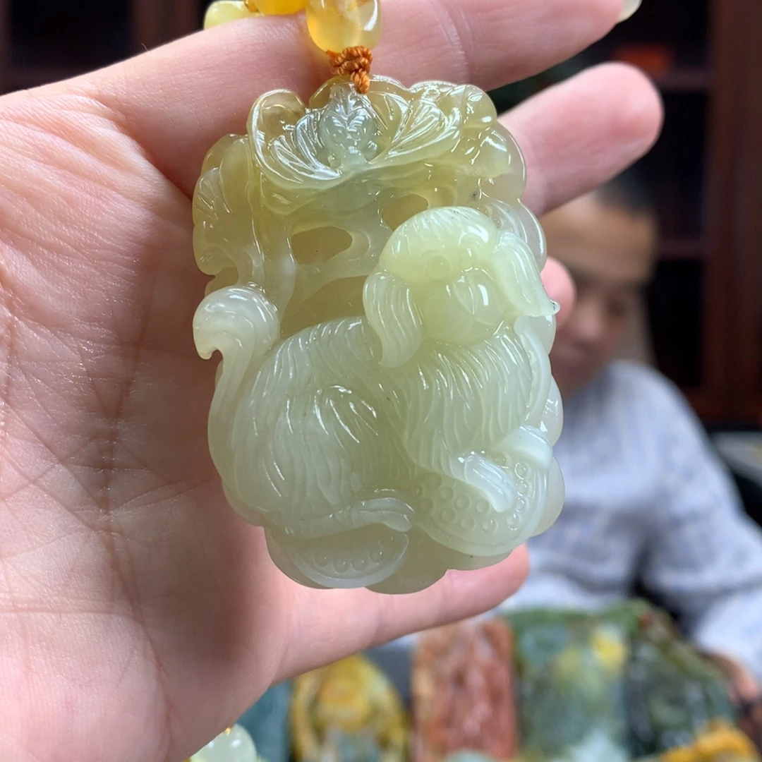 未镶嵌蛇纹石玉颈饰