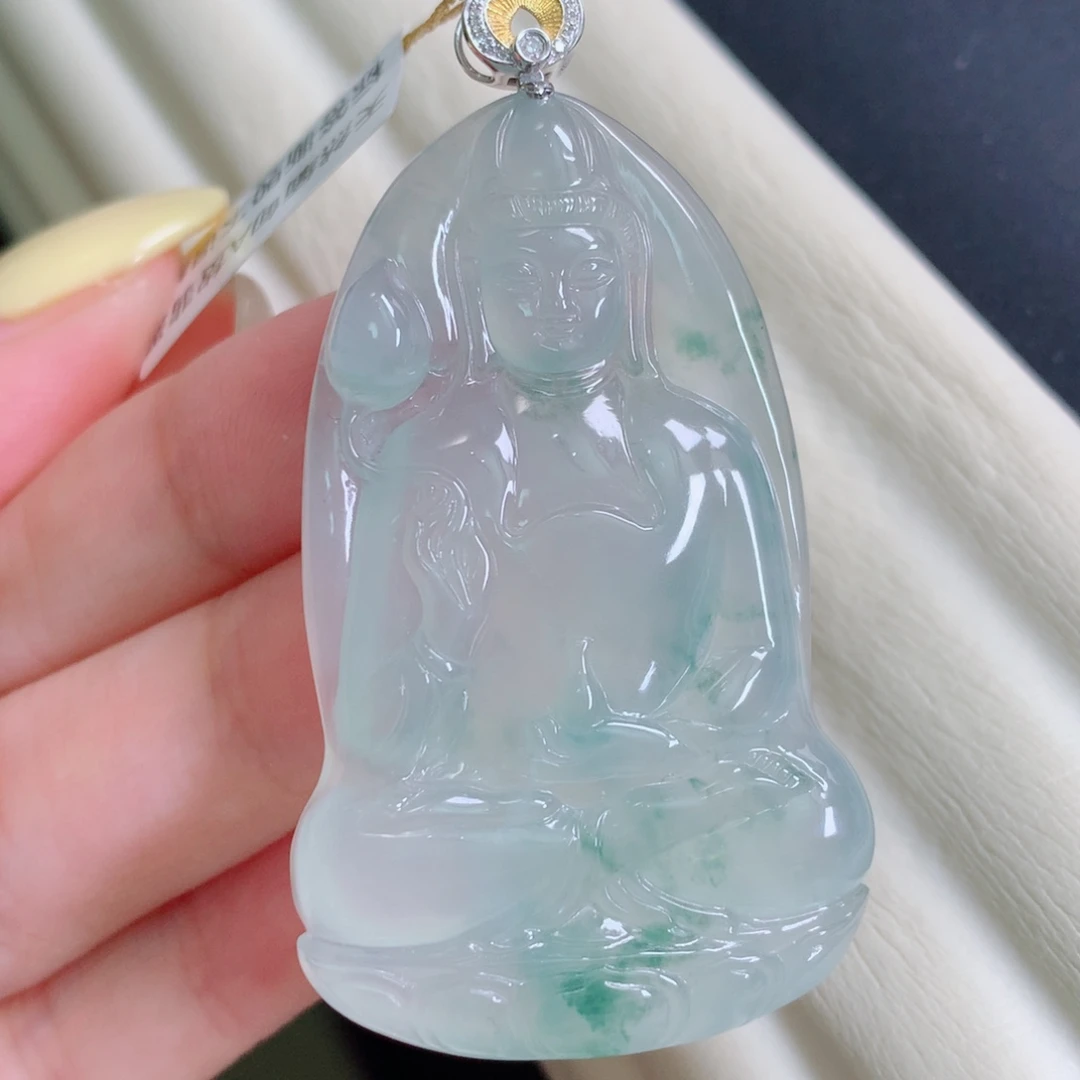 颈饰18K金镶嵌翡翠观音