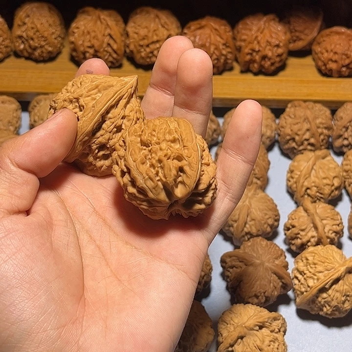 文玩核桃把件㊙️40大沽石