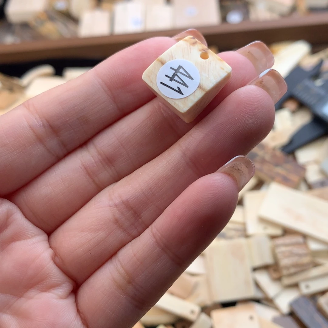 泥塑不打孔联系客服