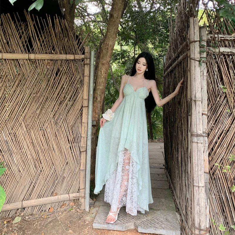 法式小众绿色蕾丝吊带连衣裙女超仙海边度假氛围感V领露背长裙子