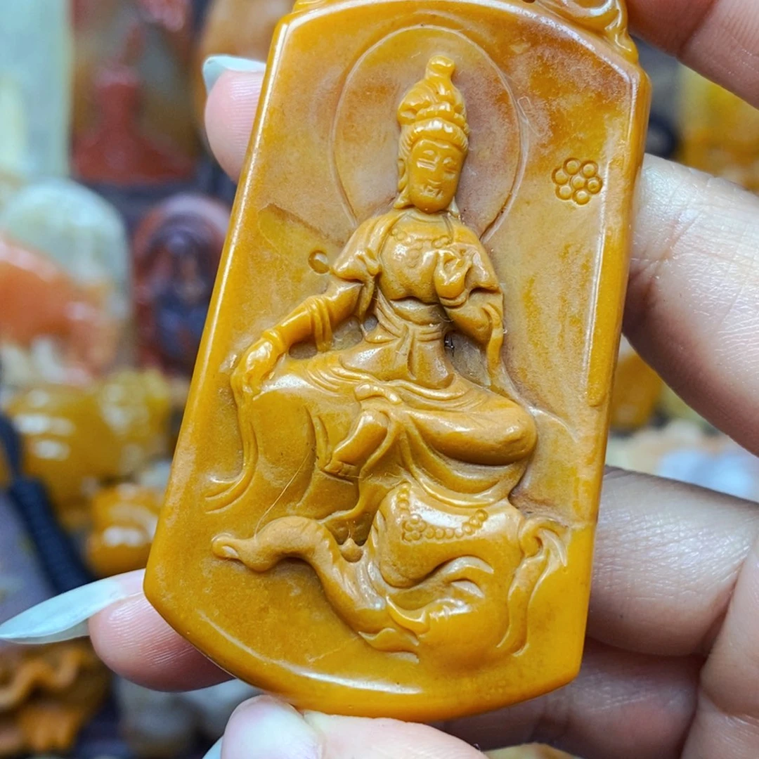 石英质玉（黄龙玉）未镶嵌颈饰