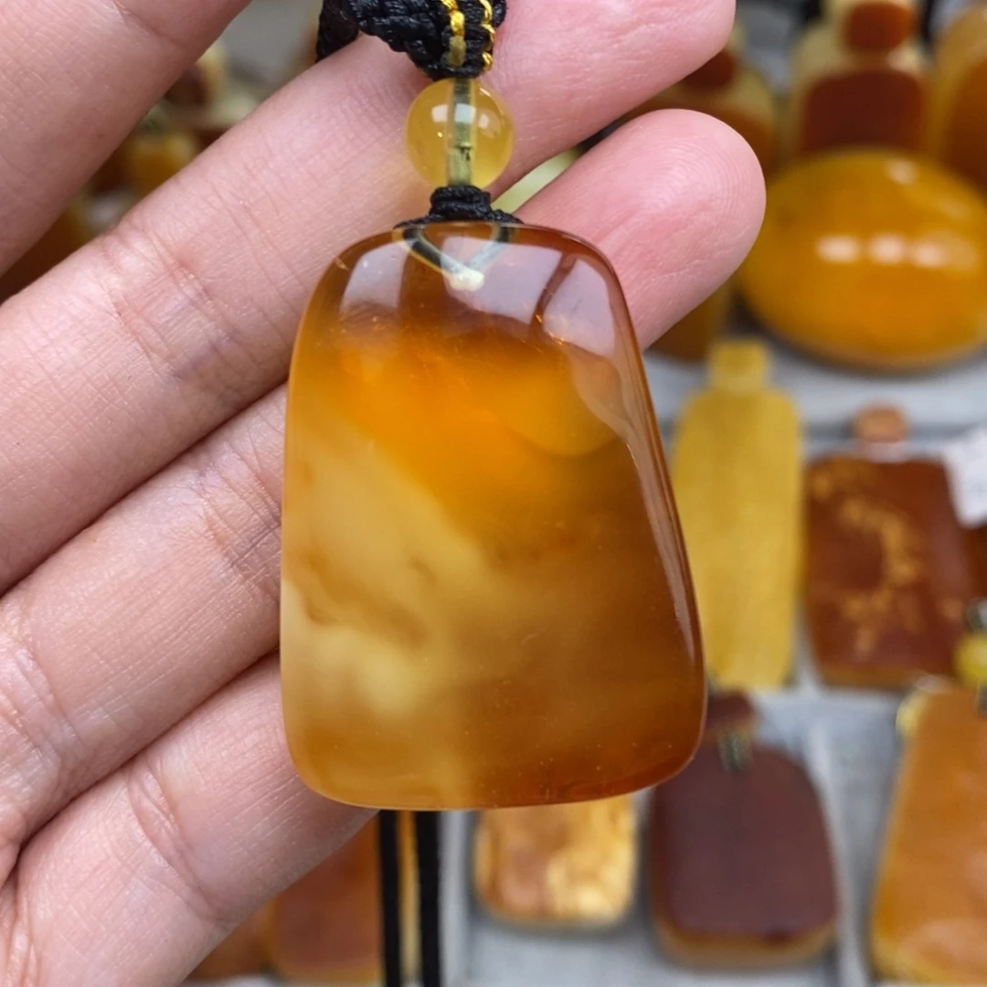 琥珀未镶嵌珠宝奇石