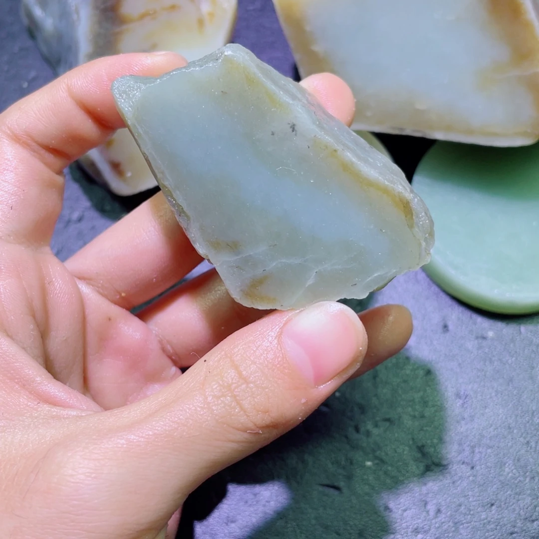 和田玉未镶嵌珠宝半成品