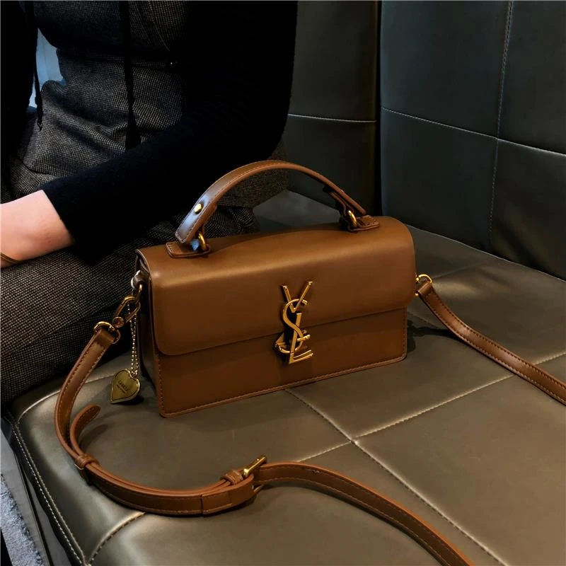 香港品牌简约摩卡小方包2025新款流行高级感通勤手提包单肩斜挎包