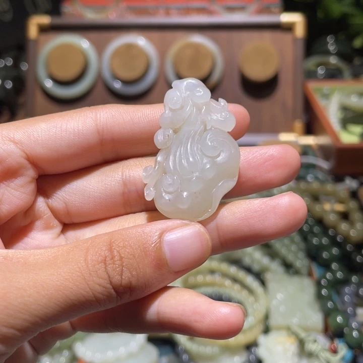 颈饰未镶嵌和田玉
