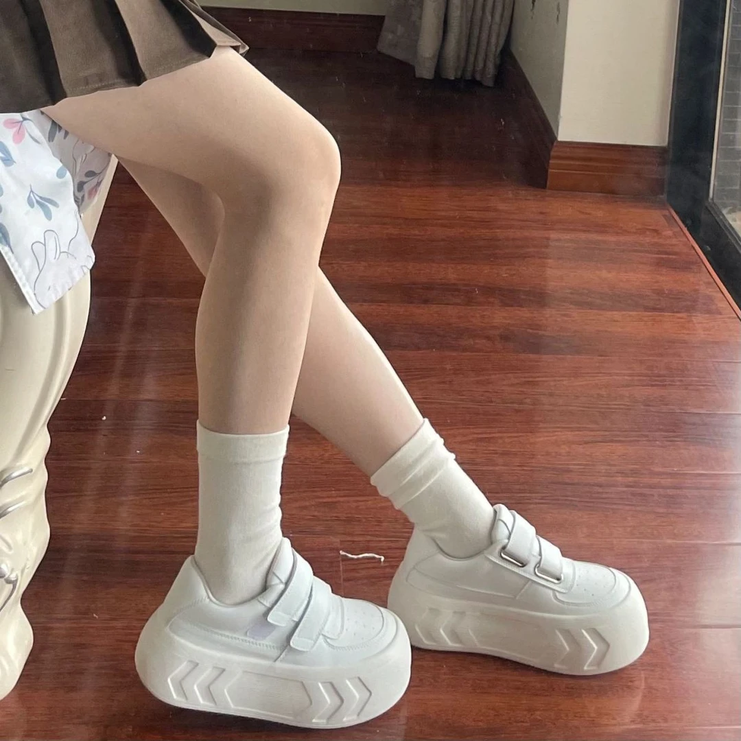 赵露思同款厚底小白鞋增高魔术贴休闲鞋子女圆头百搭大头鞋板鞋女