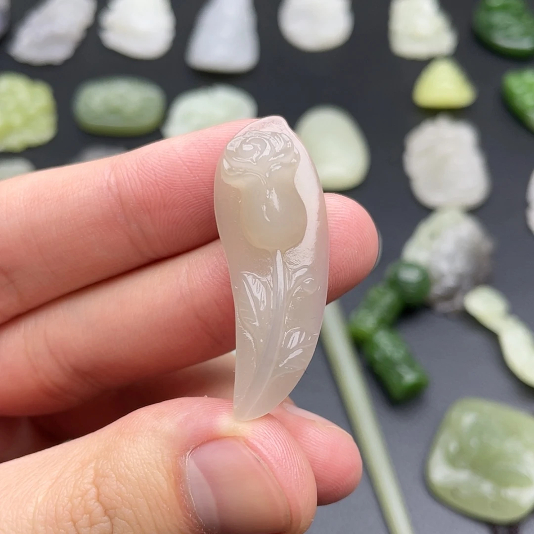 【闪购商品】颈饰未镶嵌和田玉