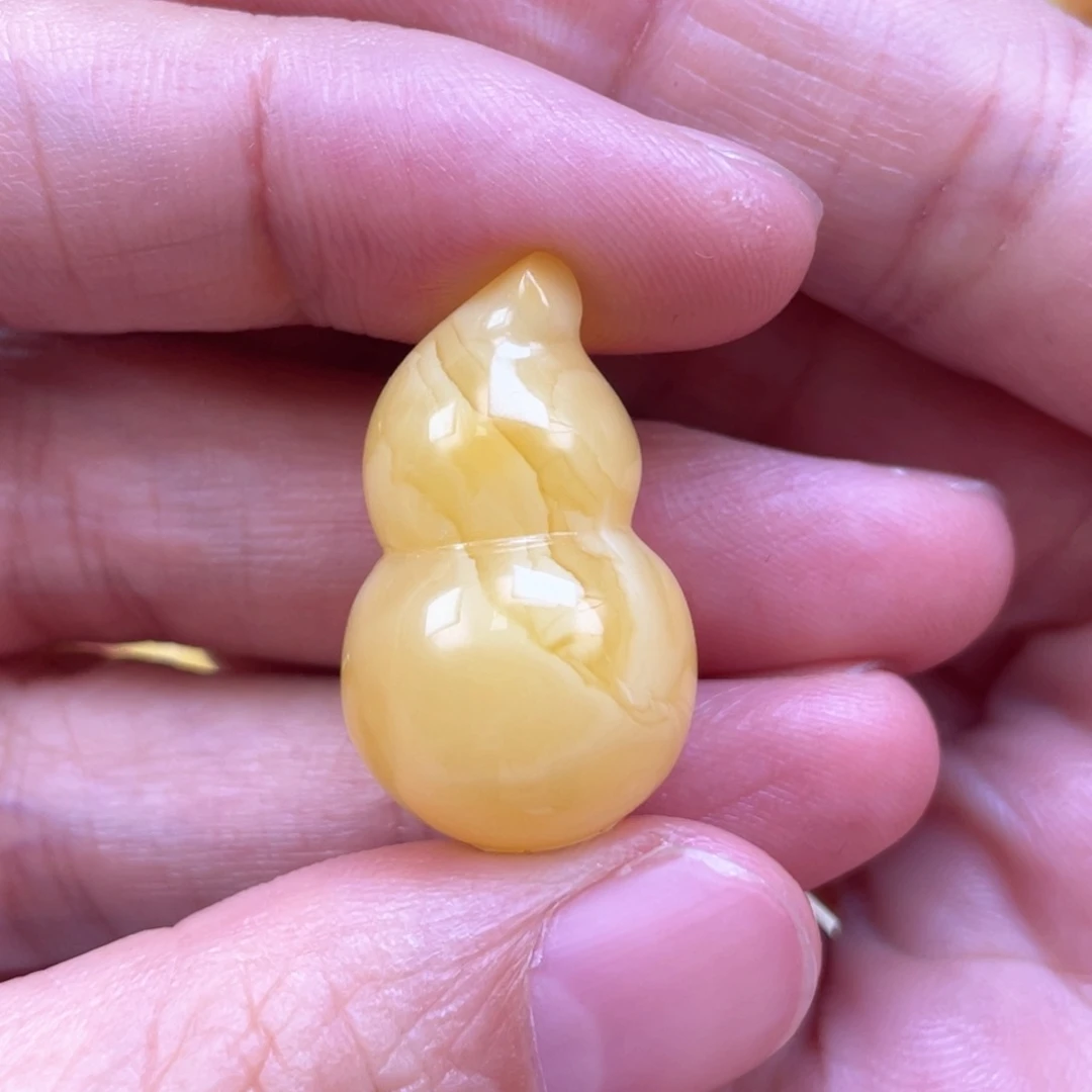 未镶嵌琥珀裸石河**王蜜蜡