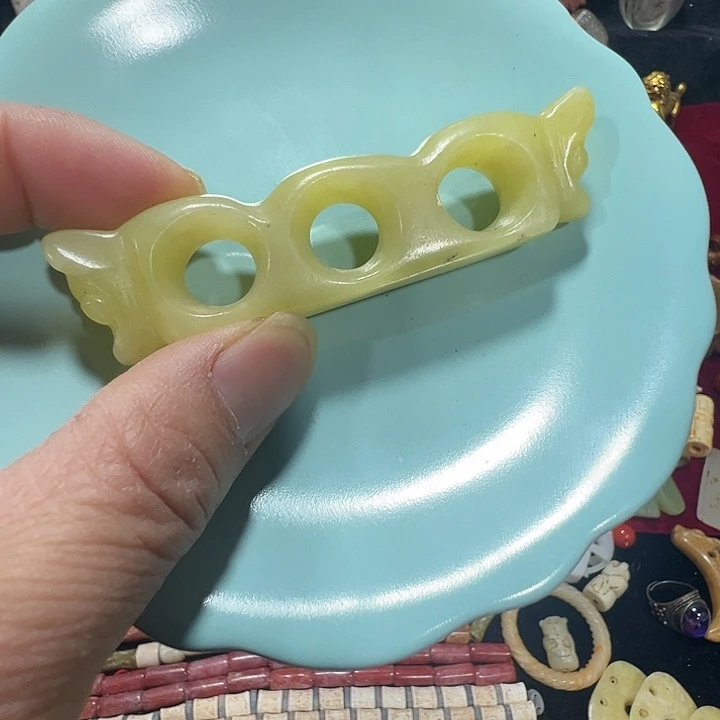透闪石质玉未镶嵌挂件
