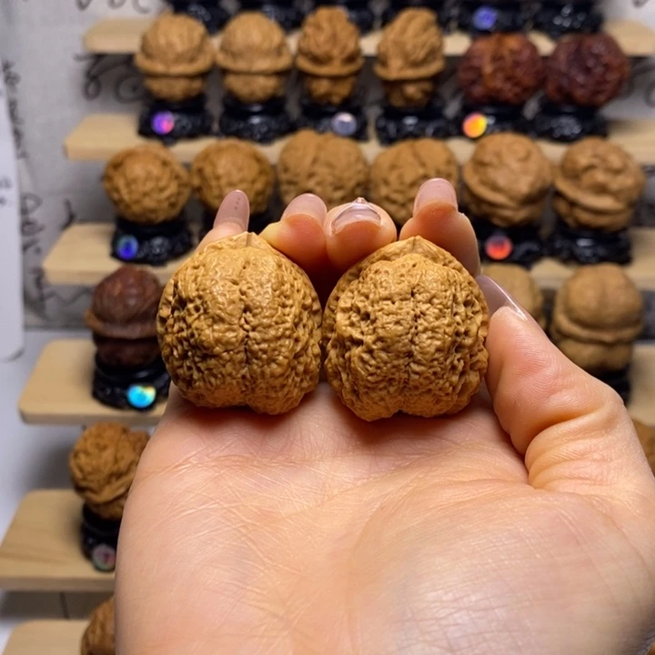 文玩核桃把件鱼籽纹开背蟾y25