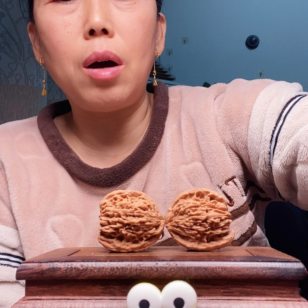文玩核桃吊坠南疆
