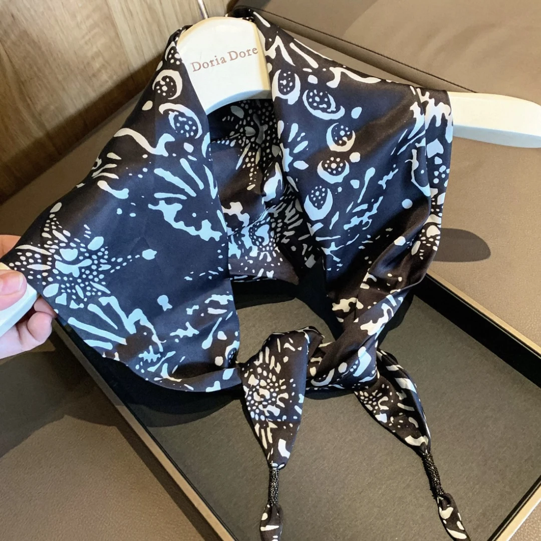 188法式优雅黑色条纹系腰三角巾丝巾配饰