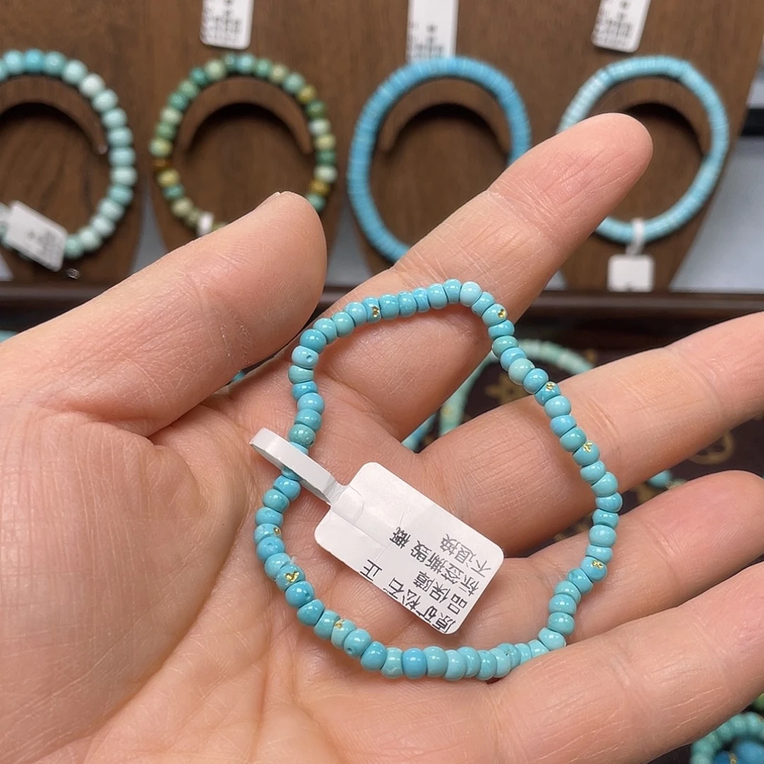 沈***尉绿松石未镶嵌珠宝奇石