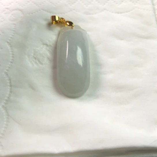 亮***颈饰未镶嵌翡翠吊坠