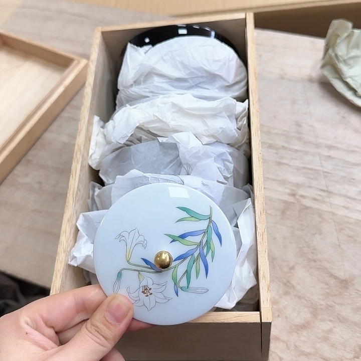 瓷片亚*斯瓷器。