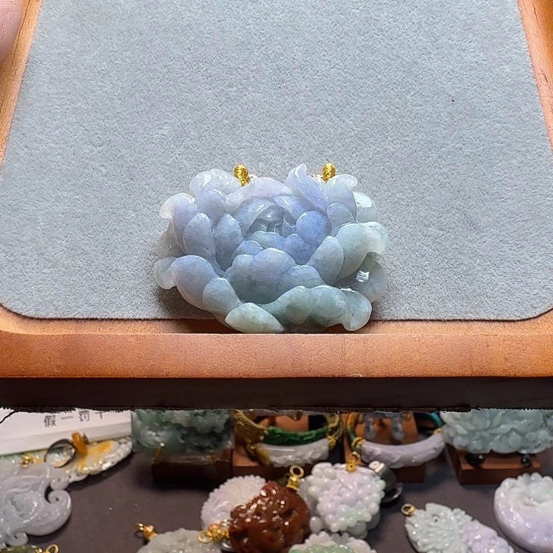 吊坠(赠链)未镶嵌翡翠