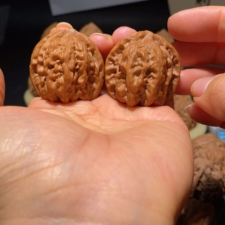 文玩核桃吊坠磐石38+