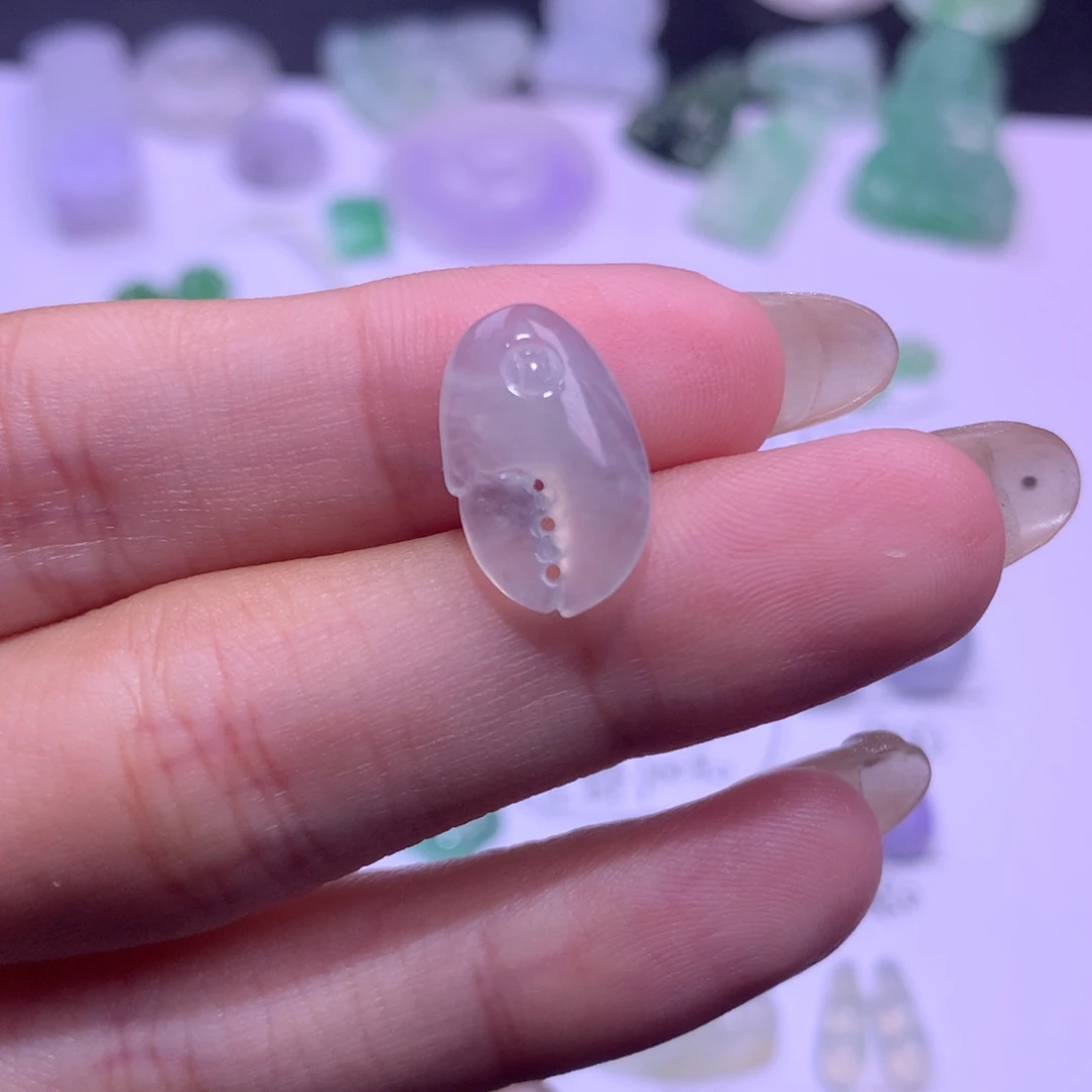 翡翠未镶嵌颈饰蟹钳