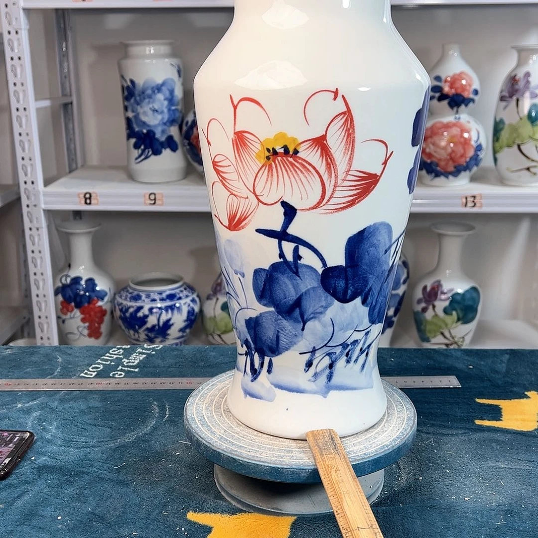 摆件景德镇陶瓷大鱼荷