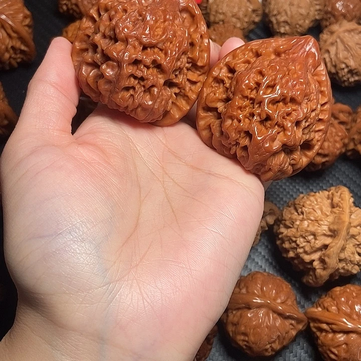 木质类50官帽。        核桃。