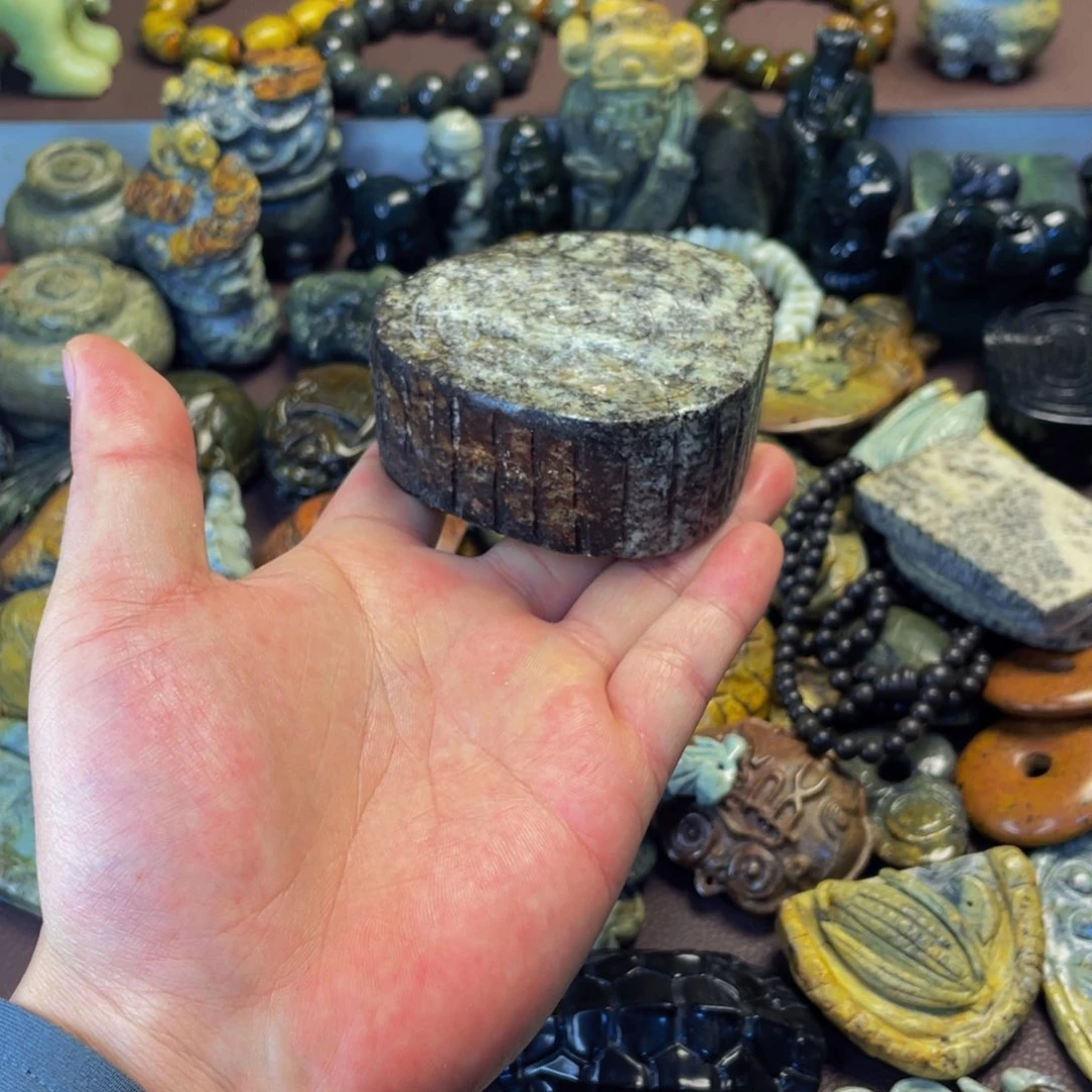 【闪购商品】未镶嵌岫岩河磨玉（透闪石质玉）挂件