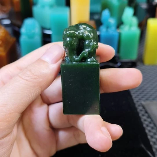 寿山石印石三**月三渠180