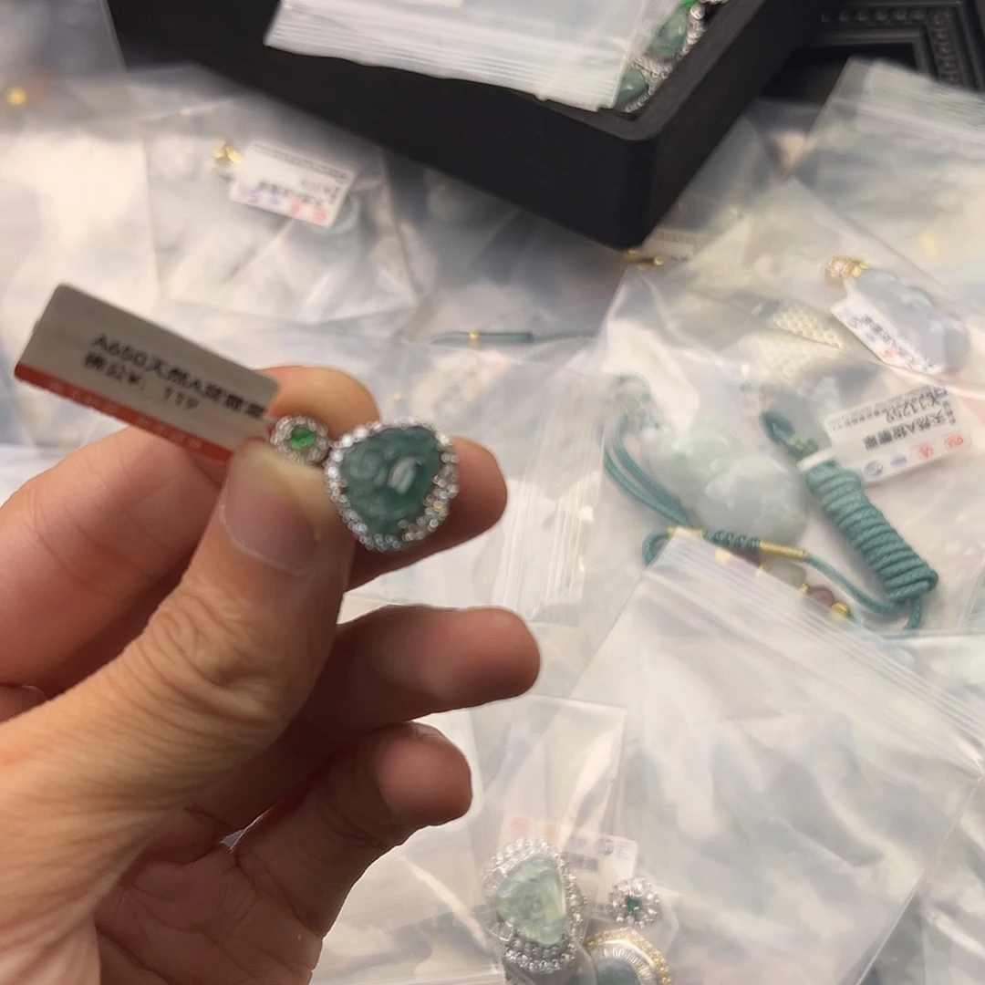 吊坠(赠链)未镶嵌翡翠佛公