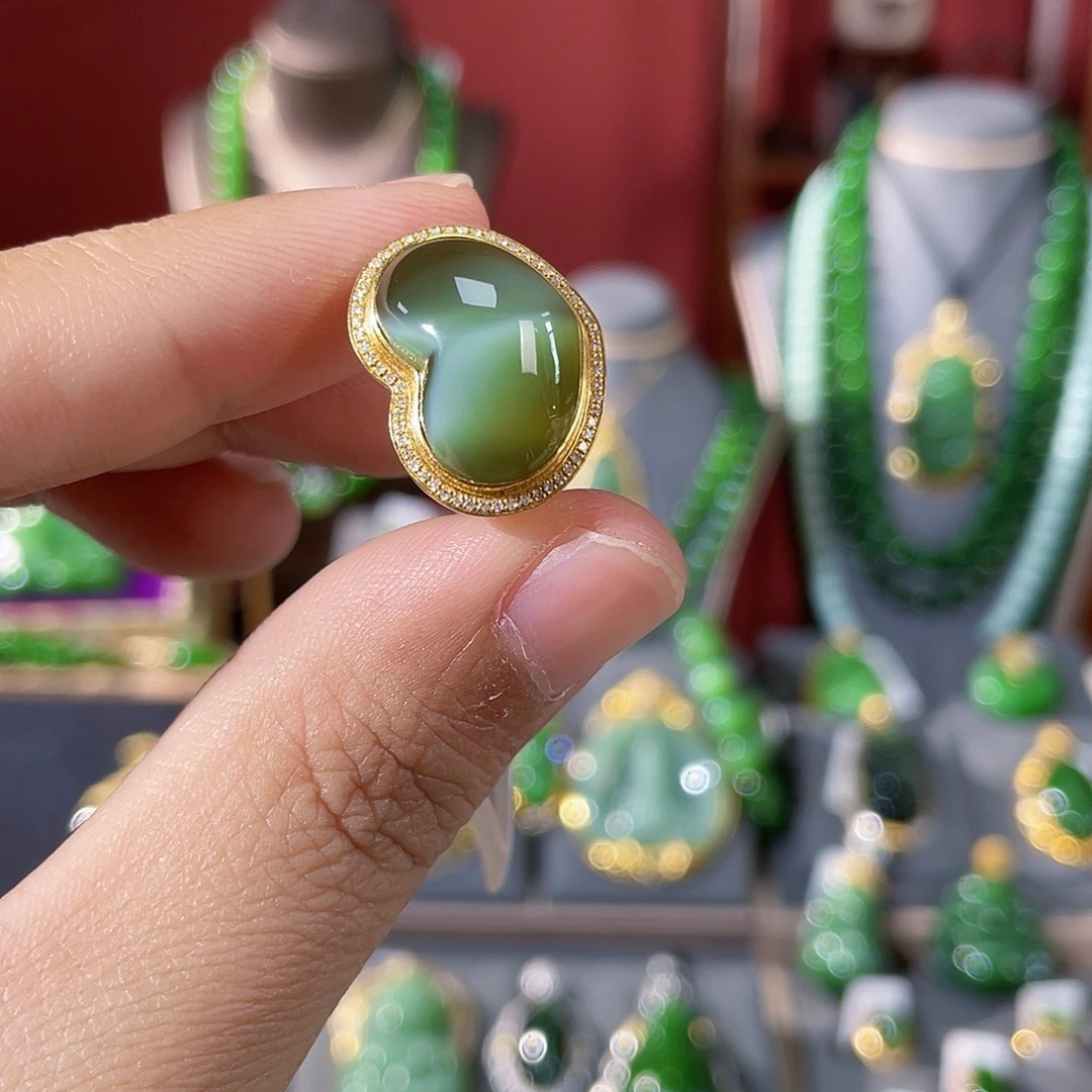 和田玉（碧玉）18K金镶嵌颈饰