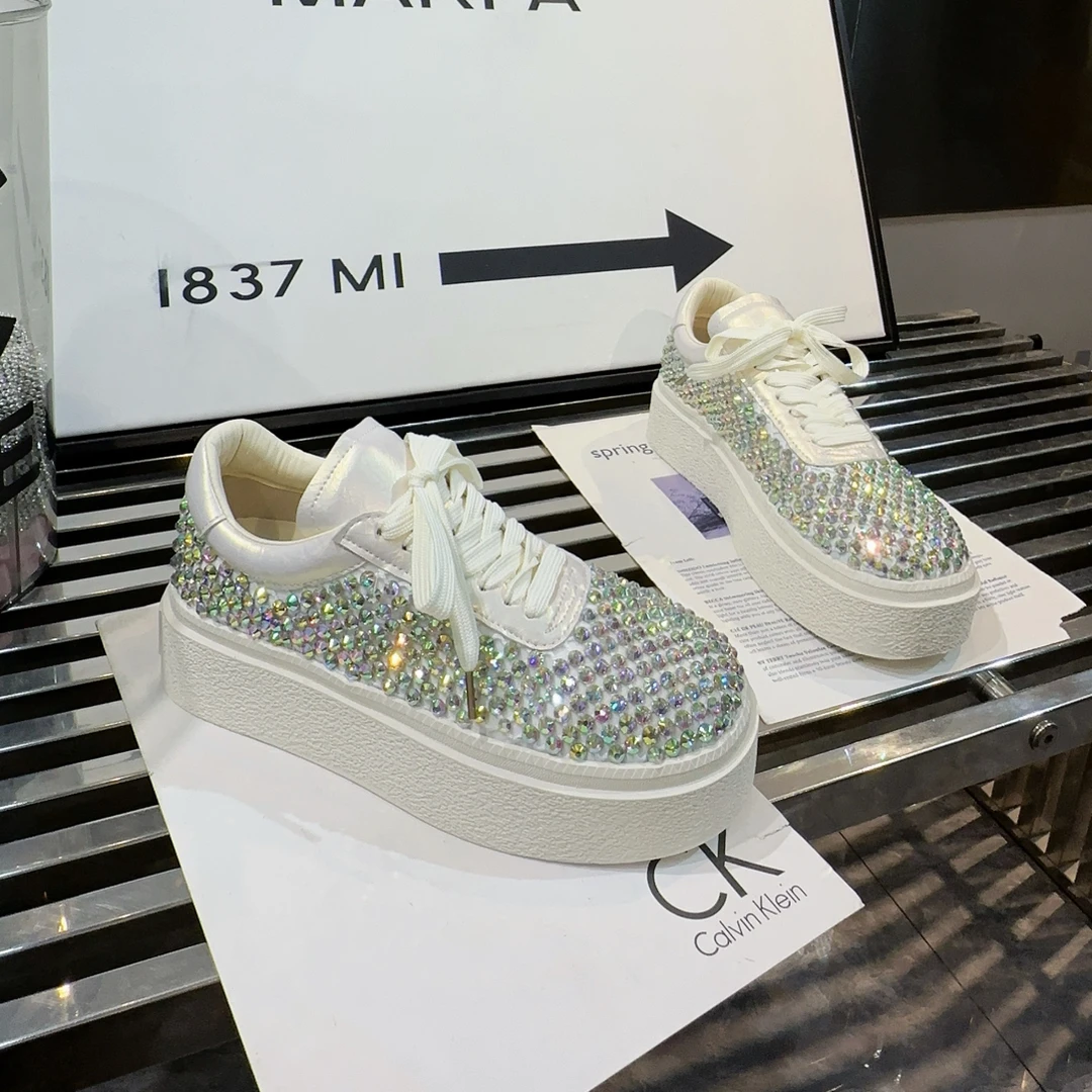 A.M艾墨儿女款秋季2025年重工定制款渔网水钻透气时装休闲板鞋