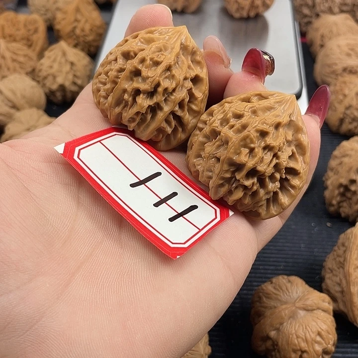 烟***灰把件文玩核桃42龙门涧