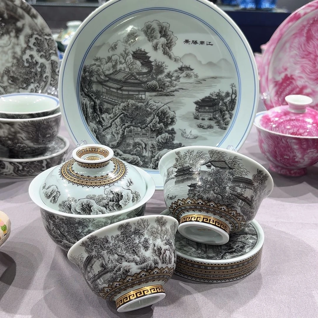 瓷片景德镇瓷器精品陈列