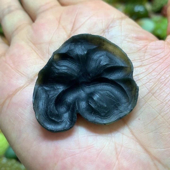 未镶嵌蛇纹石玉摆件