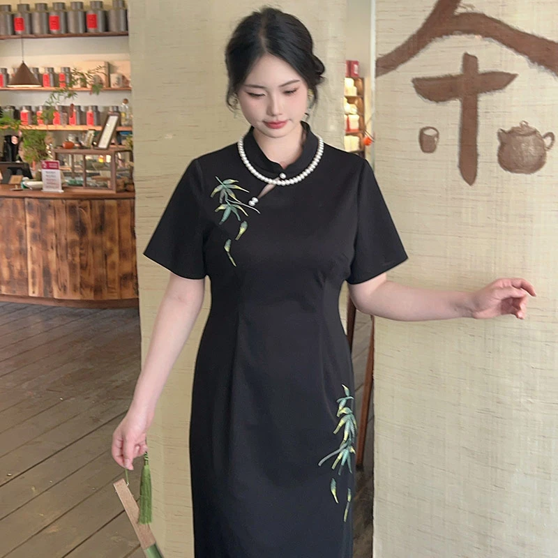 玉竹【自制款】新中式刺绣竹叶短袖旗袍大码胖mm黑色显瘦连衣裙女