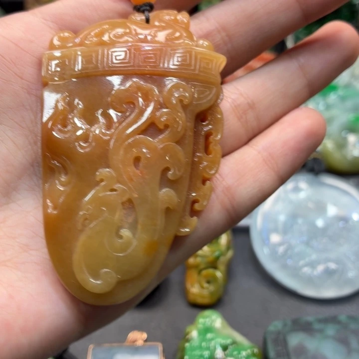 翡翠未镶嵌挂件仿古件