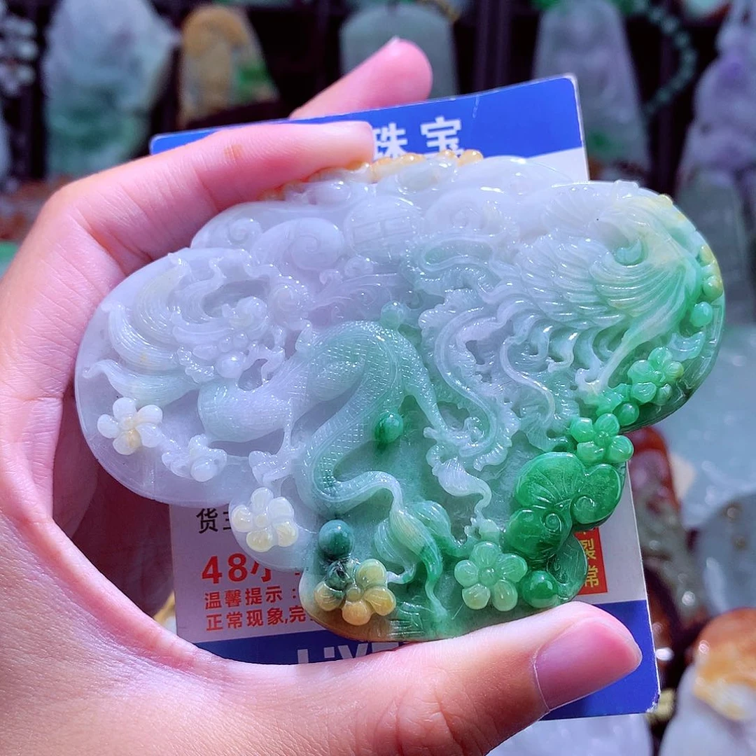 颈饰未镶嵌翡翠天然