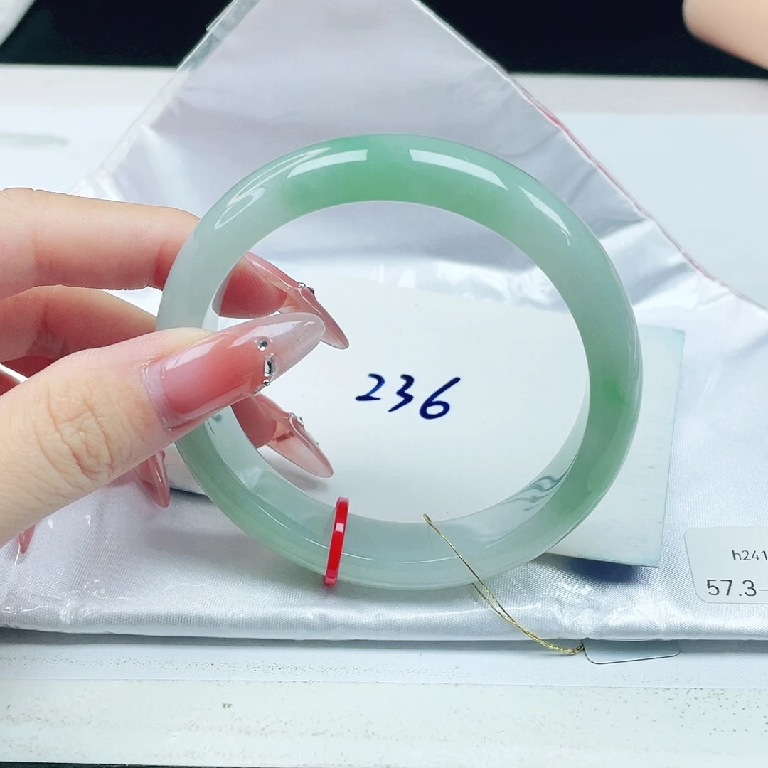 未镶嵌手镯翡翠57+