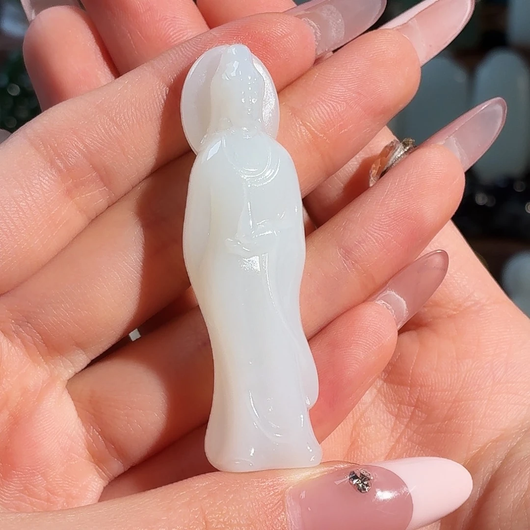 人***见和田玉未镶嵌颈饰T