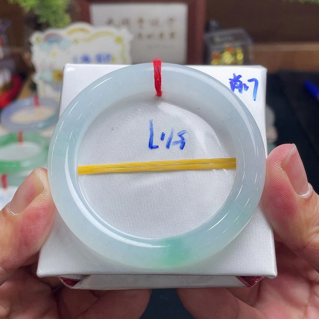 翡翠手镯未镶嵌51.7圆条