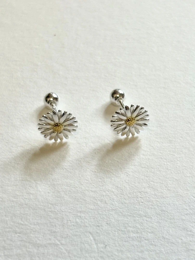 足银莫桑石耳饰 海棠花999纯银耳钉一对