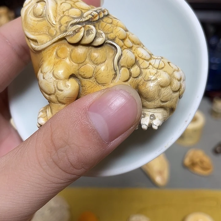 t***z瓷片精致雕刻工艺精湛